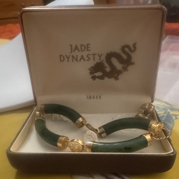 Vintage Women\'s Green Jade and Gold Bracelet and Buddha Pin